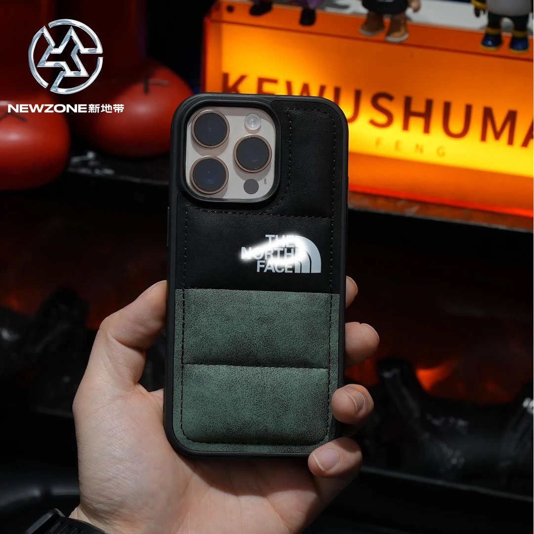 简约秋冬北面棉服壳适用苹果16/15/14/13/12/11Promax潮牌手机壳