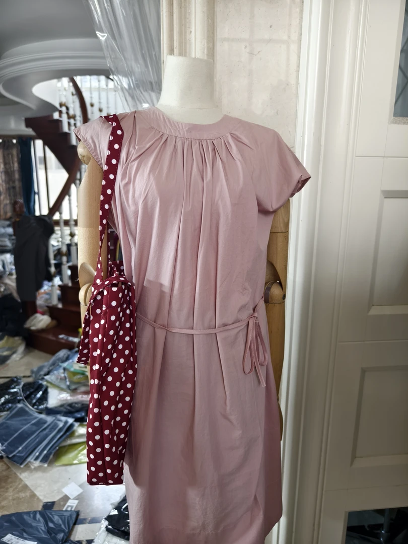 捡漏~专柜清货梦娜的小裙子带口袋