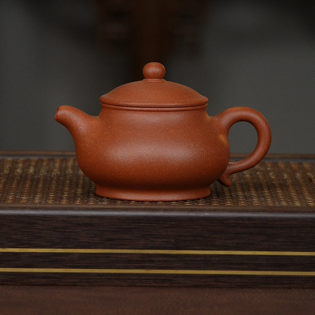 宜兴紫砂40目红降坡半手工潘壶