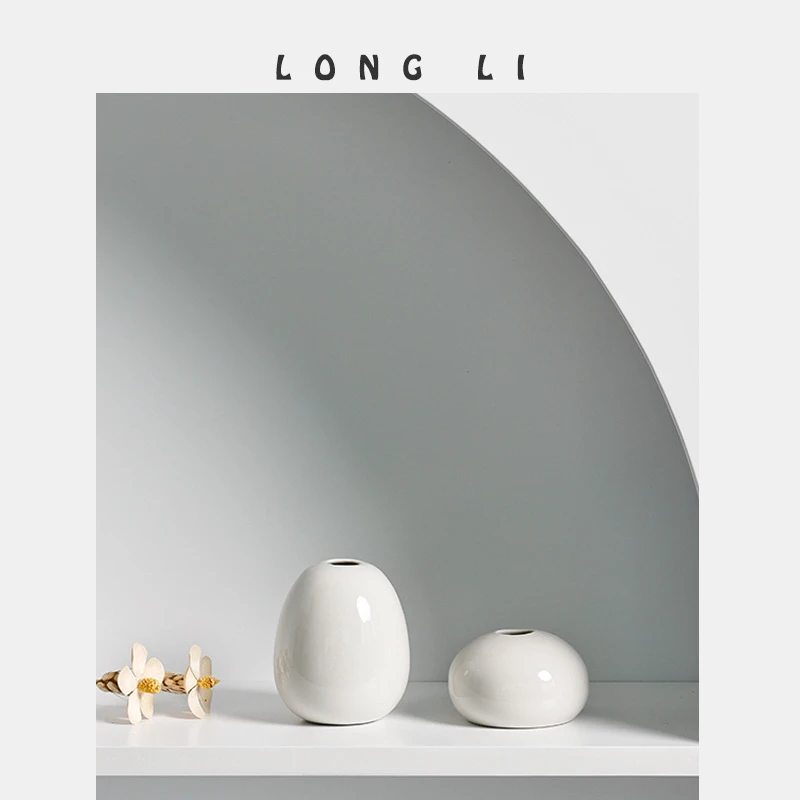 陶瓷香薰瓶创意家居迷你陶瓷花瓶摆件装饰水培小花瓶小白白瓷