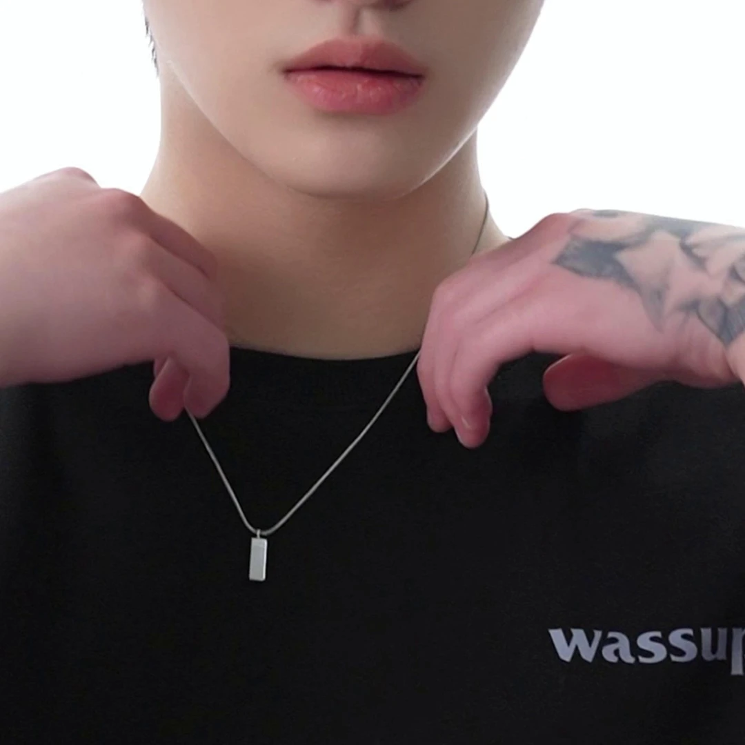 钛钢吊坠 小银砖蛇骨链不掉色轻奢简约中性风情精致锁骨项链吊坠
