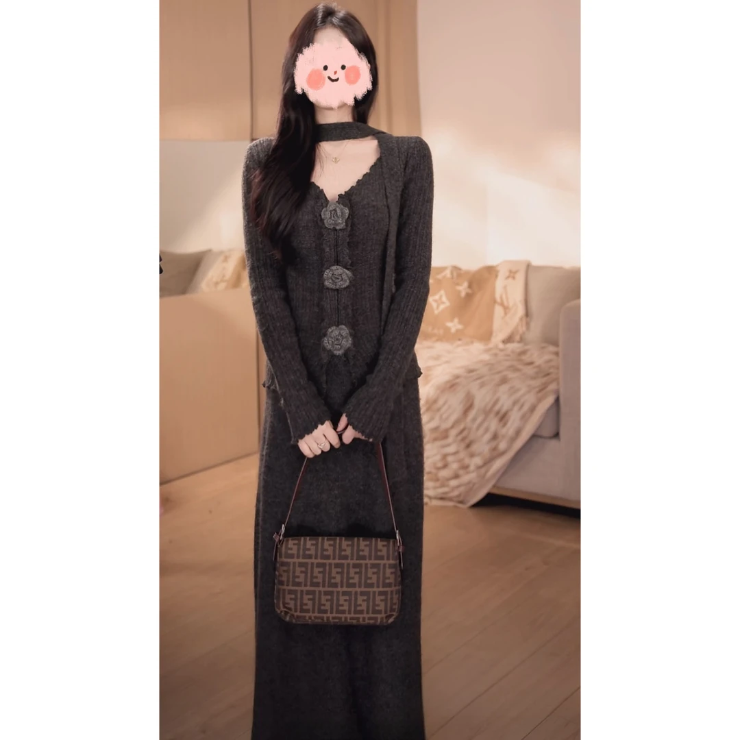 【木木子】秋冬设计感立体花朵飘带上衣松紧高腰显瘦半身裙两件套女