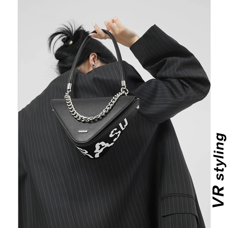 Vibe Ring甜酷复古三角包女2024新款潮高级感链条单肩腋下包