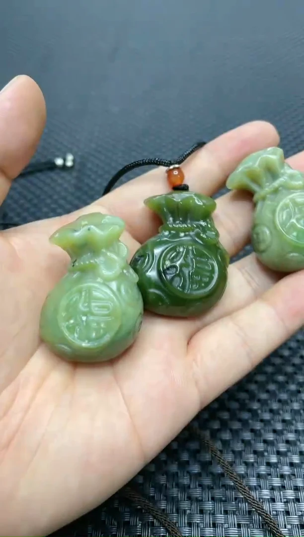 【闪购商品】和田玉挂件未镶嵌一个（颜色多样性发）