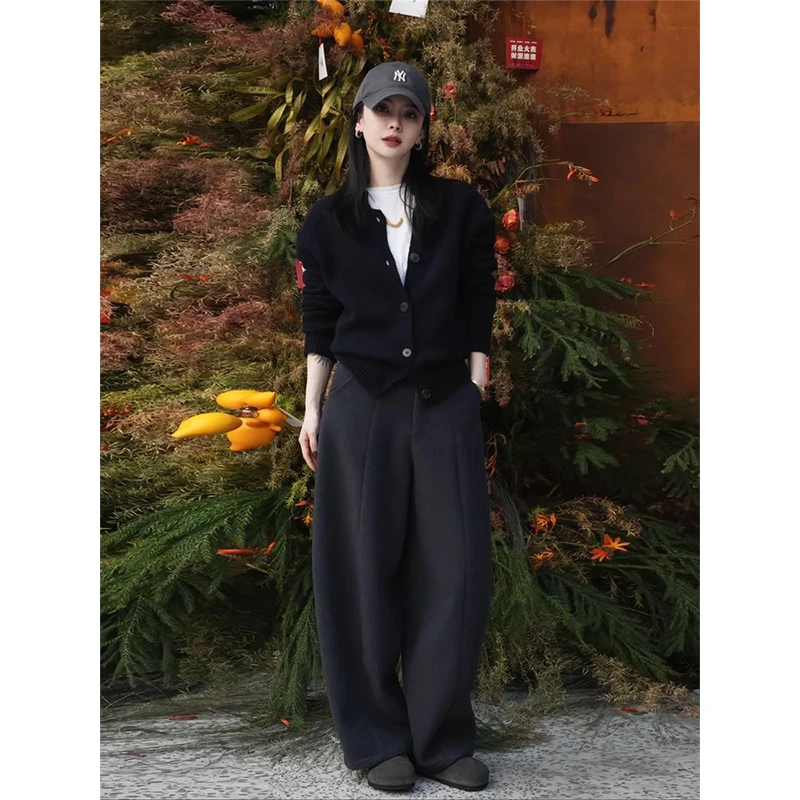今年流行气质减龄套装女2025秋冬新款黑色针织开衫阔腿裤两件套潮