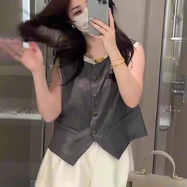 气质无袖t恤女装2025新款夏季拼色圆领设计感单排扣背心马甲上衣