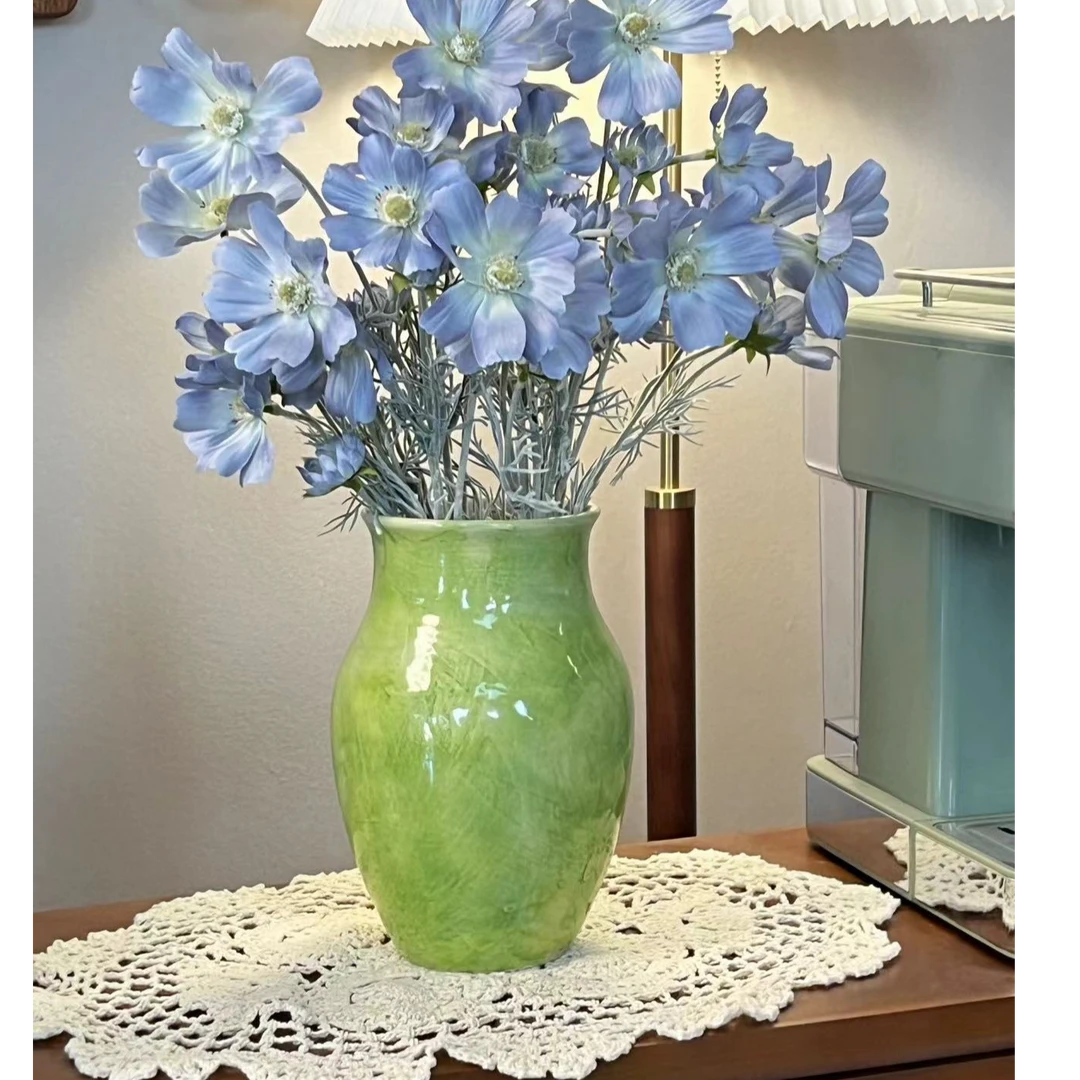 陶瓷手绘类艺术感花瓶（青绿）