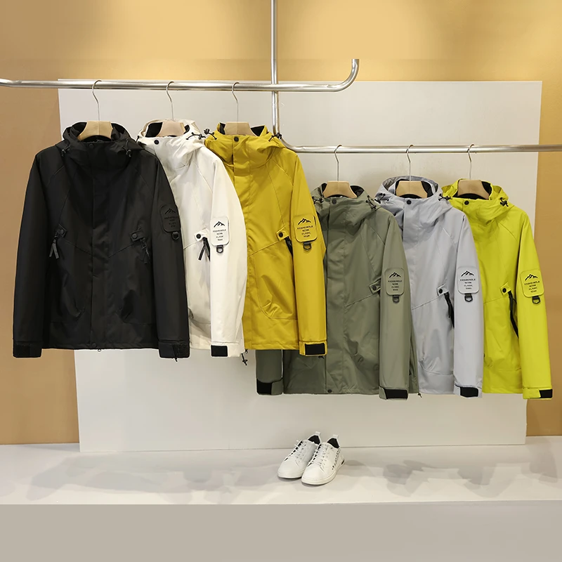 现货速发 秋季大码冲锋衣男女同款运动户外风衣外套登山宽松情侣