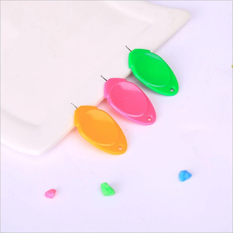【厂家直销】穿线神器 引线器缝纫配件 拇指认针器穿线器穿针器
