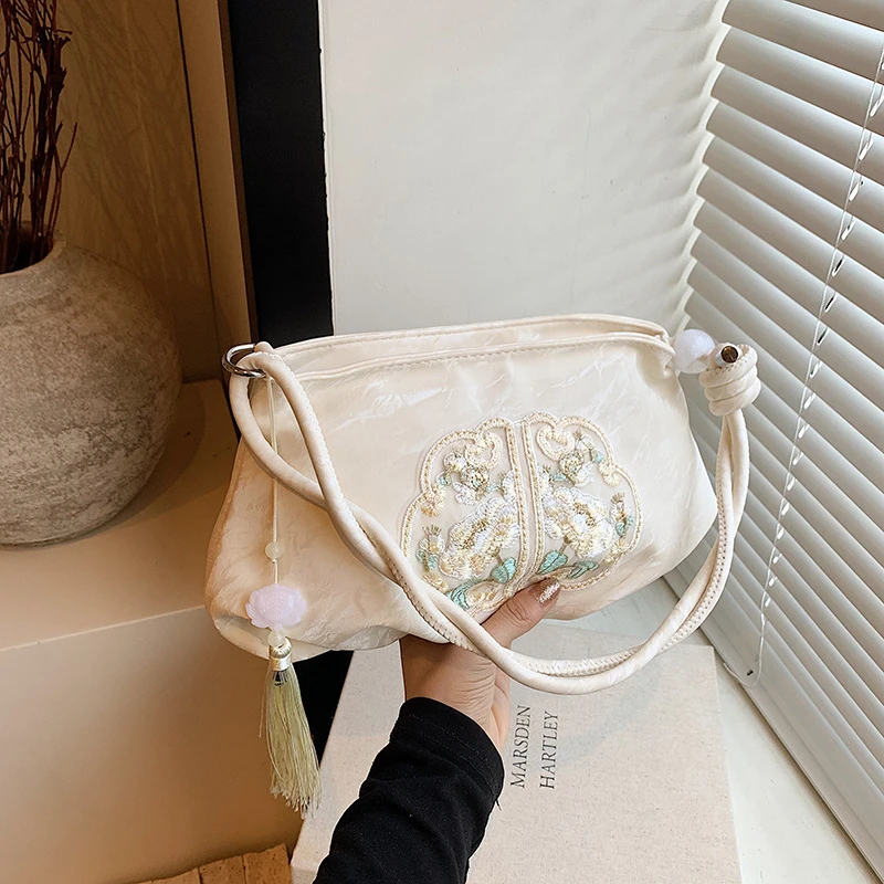 2024新款新中式小众刺绣包女2024新款夏天复古单肩腋下包古风包包