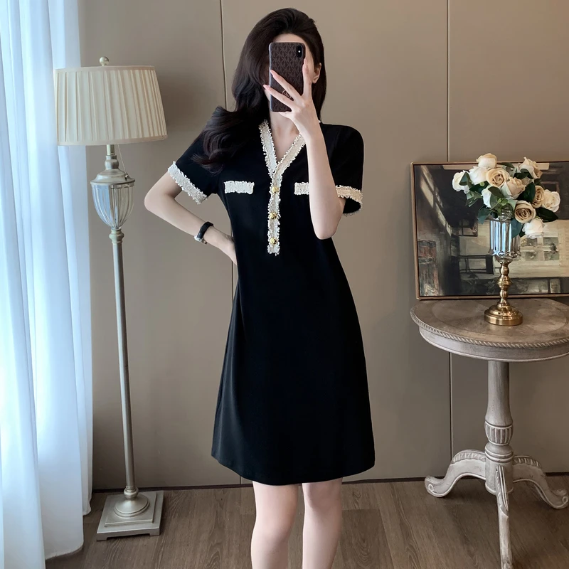 小香风V领连衣裙女夏季轻奢小众高级感黑色裙子时尚休闲小黑裙