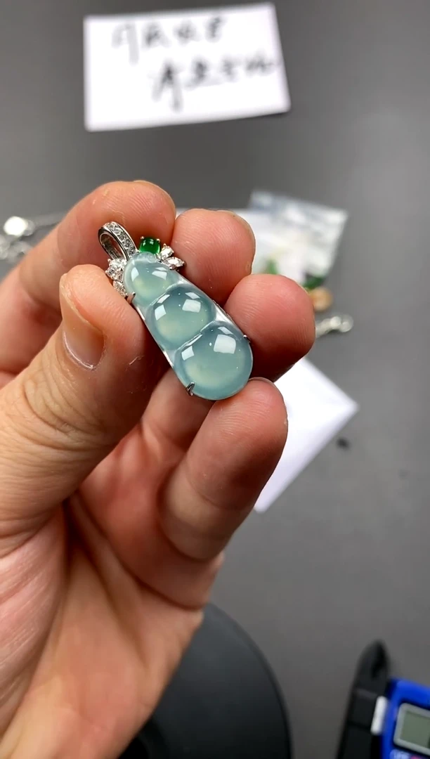 【闪购商品】翡翠吊坠(赠链)银S925镶嵌买断价