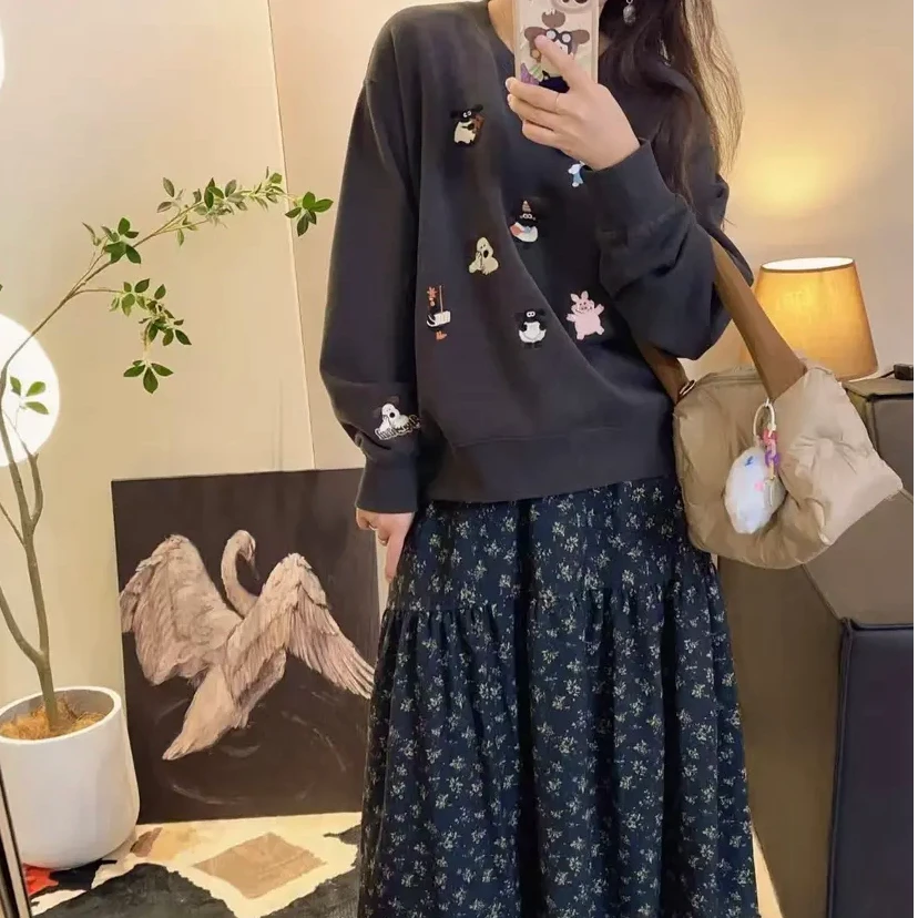 小羊纸袋冬8626不规则刺绣狗重工可爱宽松圆领加绒卫衣显瘦百搭女