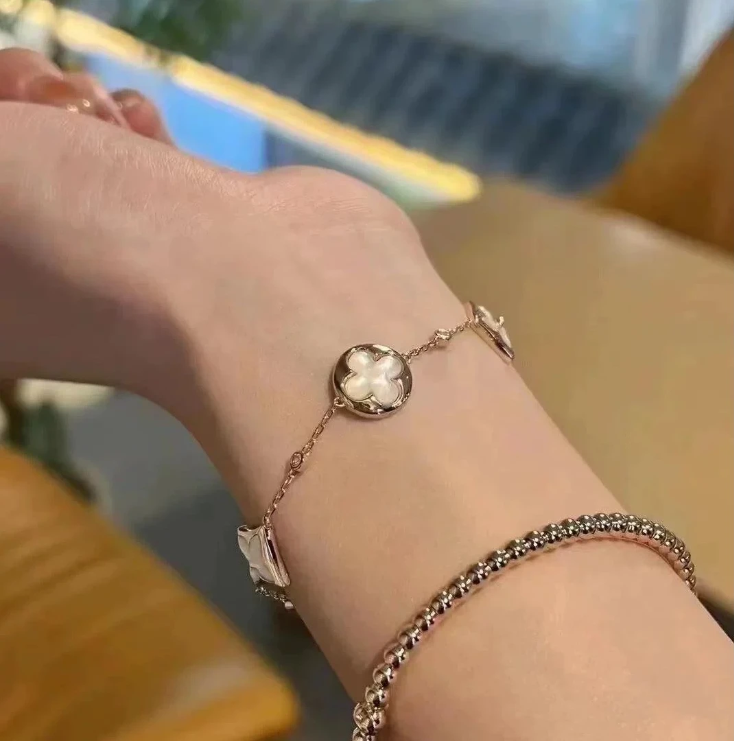 钛钢贝壳手链 精工版轻奢五花老花贝壳镀金手链0716.
