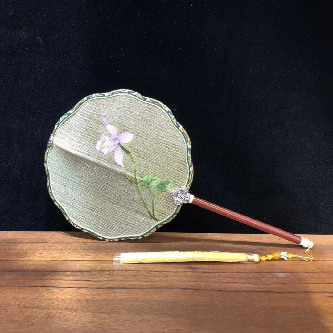 二十公分双面缂丝招风团扇