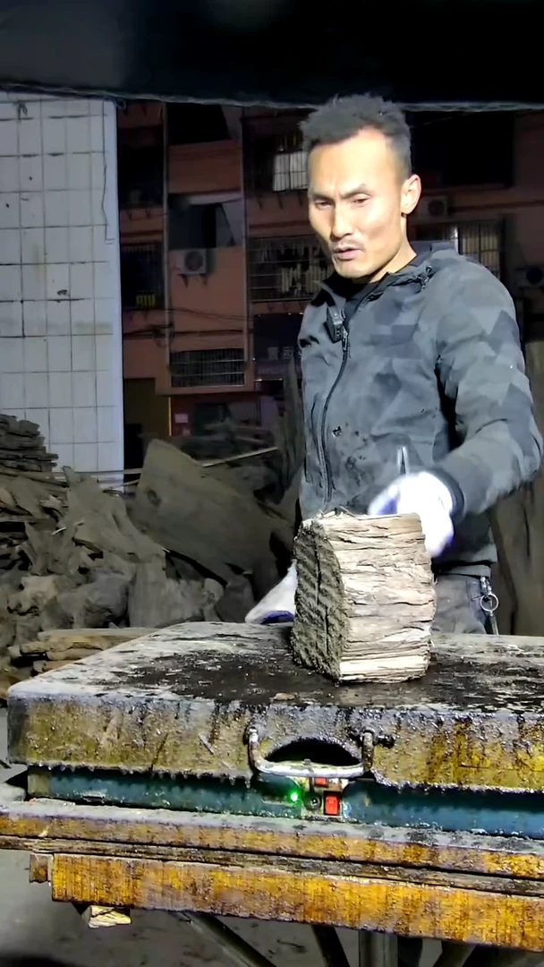 【闪购商品】金丝楠木1