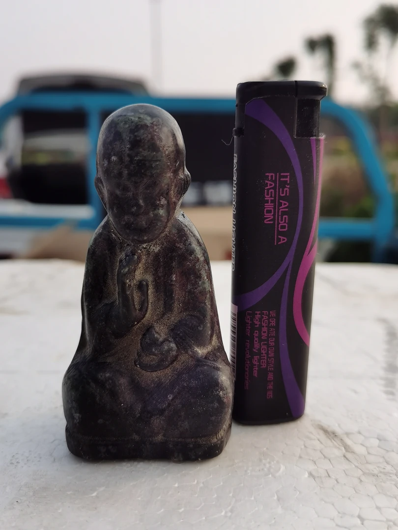 小石头佛个头不大开脸慈善非常完美非常漂亮