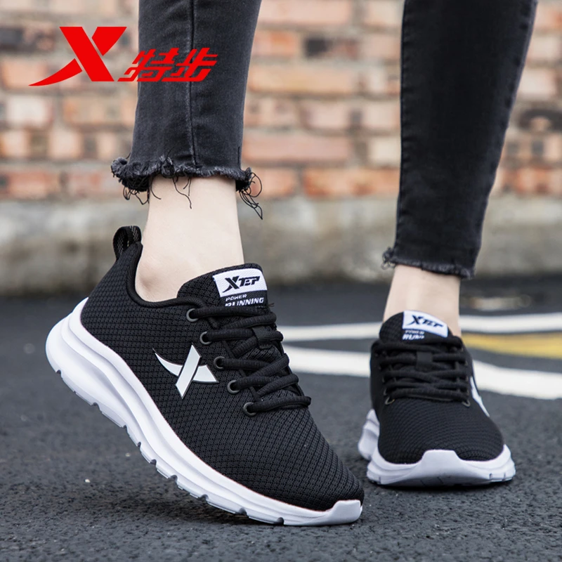 特步女鞋运动鞋女休闲鞋轻便跑步鞋秋冬透气网面网鞋官方旗舰鞋子