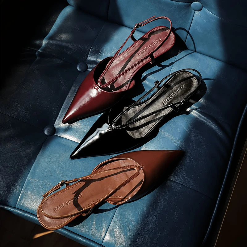 跑跑大码女鞋极简静奢风法式尖头坡跟后空凉鞋单鞋小众新款