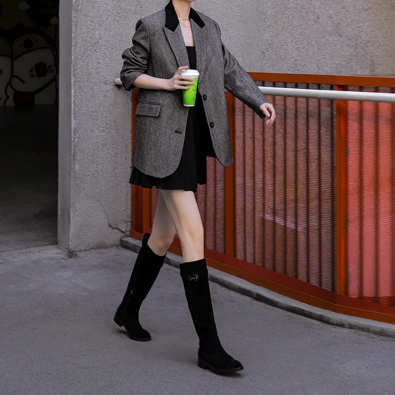 跑跑大码女鞋2024新款高筒骑士靴美拉德长靴粗腿软牛皮好穿脱平底