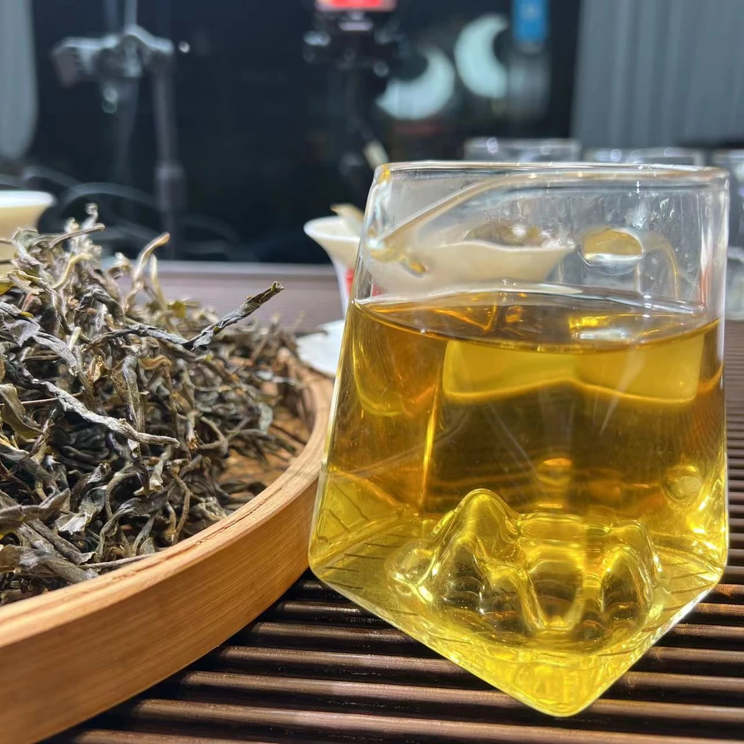 冰岛产区古树纯料普洱茶生茶100克散茶一品百年袋装生散