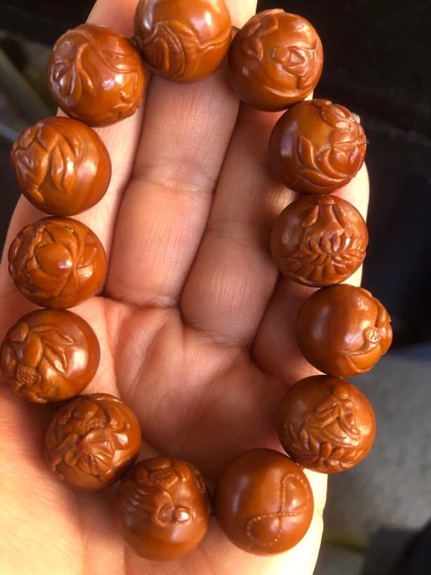 素珠无相佛，自在无相，端坐莲花间，纯手工雕刻！