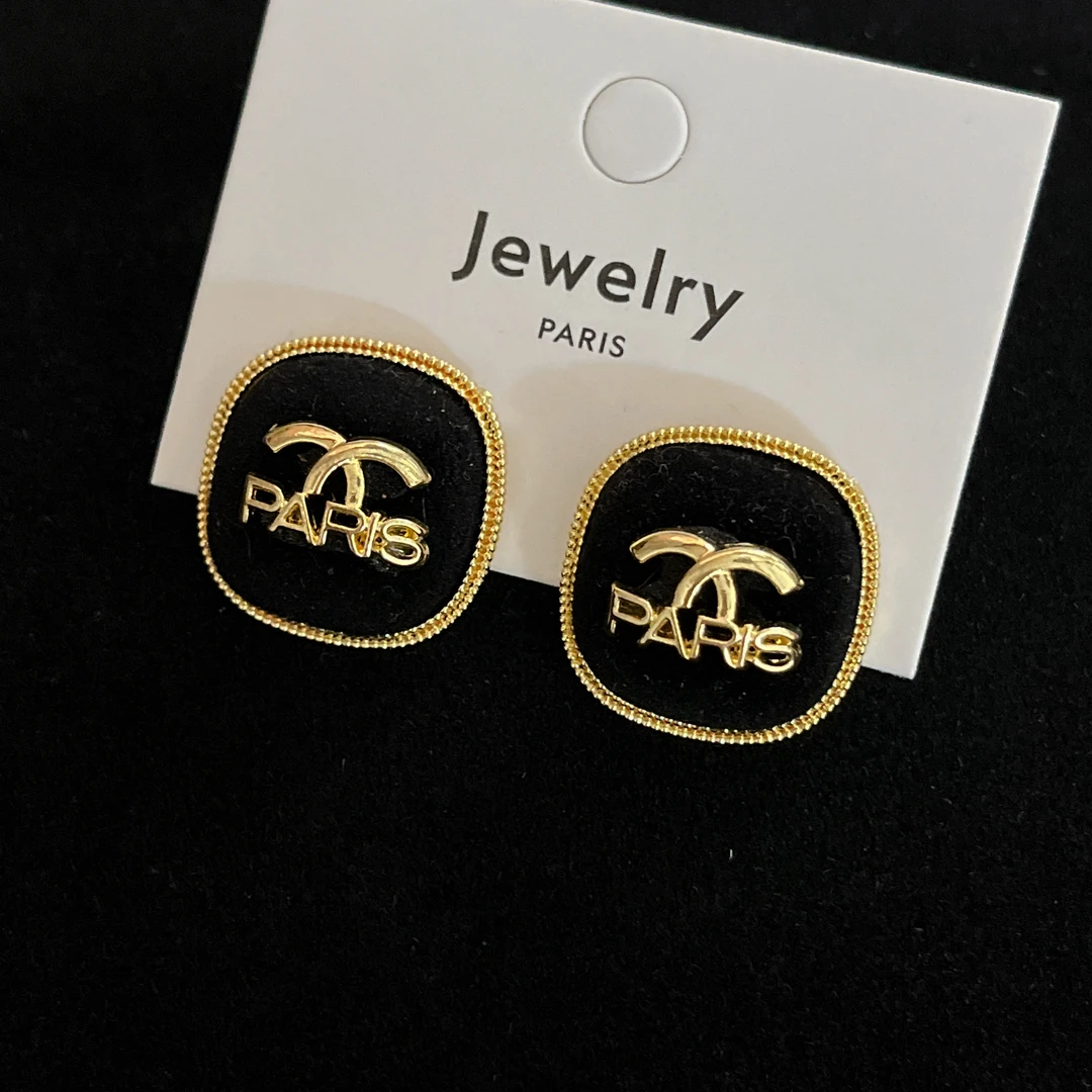 铜合金布艺耳饰 珀卡曼气质时尚百搭小香丝绒法式耳钉轻奢z930