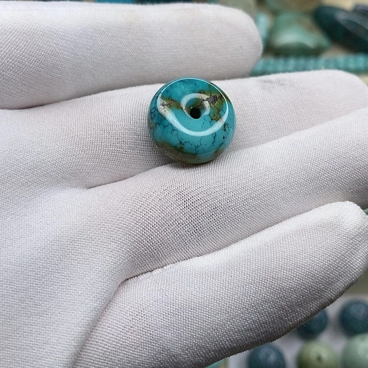 绿松石颈饰未镶嵌