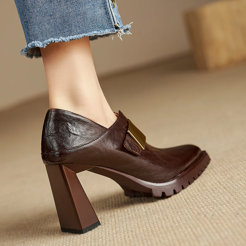 通勤尖头单鞋女新款春秋女鞋厚底防水台英伦法式风深口高跟鞋皮鞋