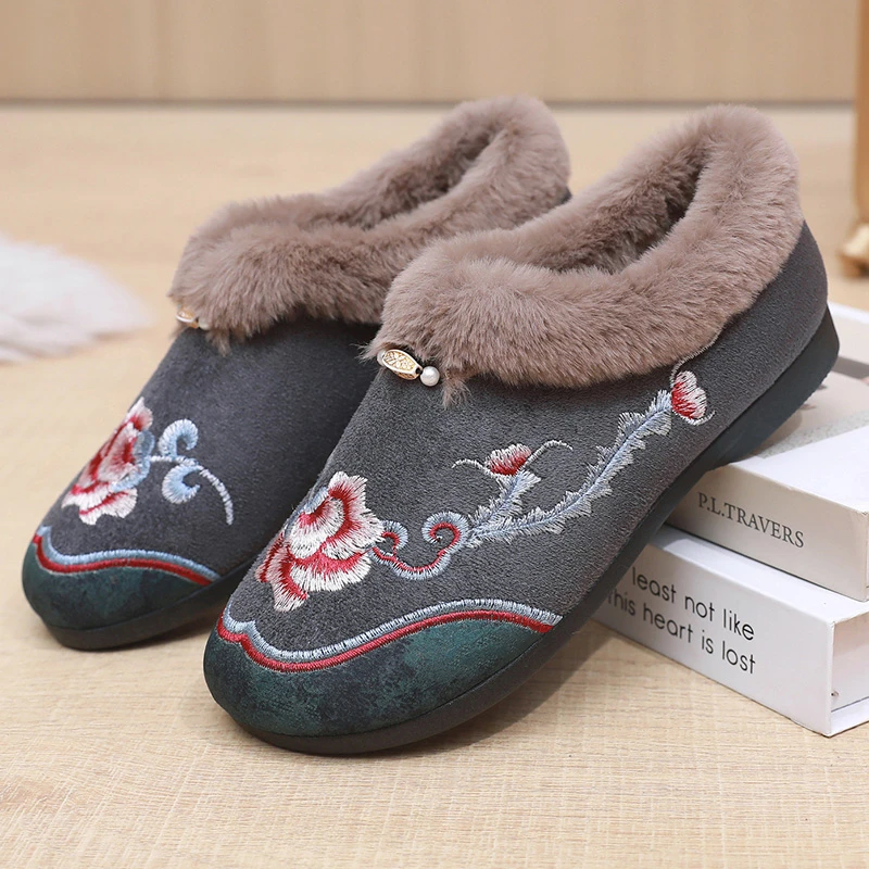 老北京布鞋女棉鞋冬季绣花加绒加厚保暖短靴软底舒适妈妈鞋雪地靴