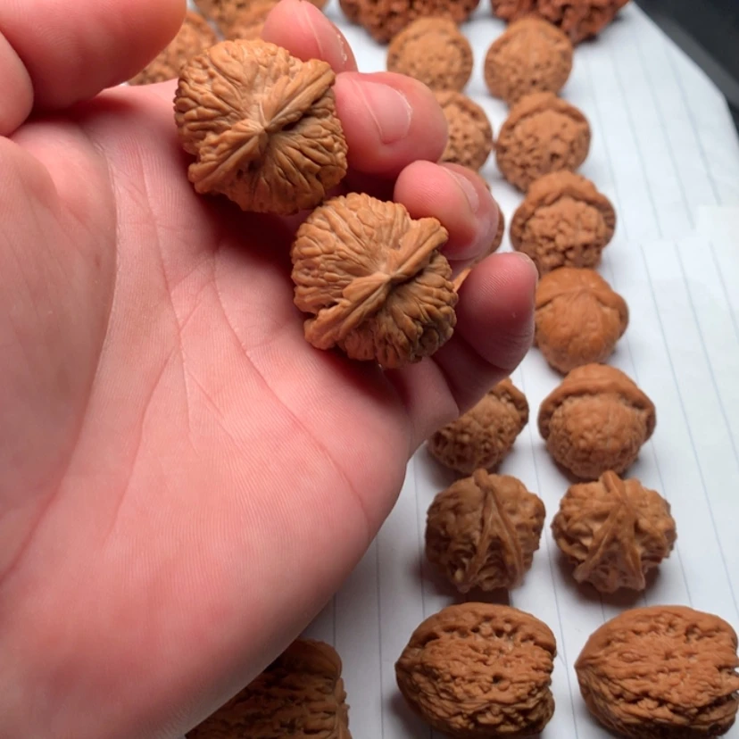 【闪购商品】文玩核桃吊坠别***咯