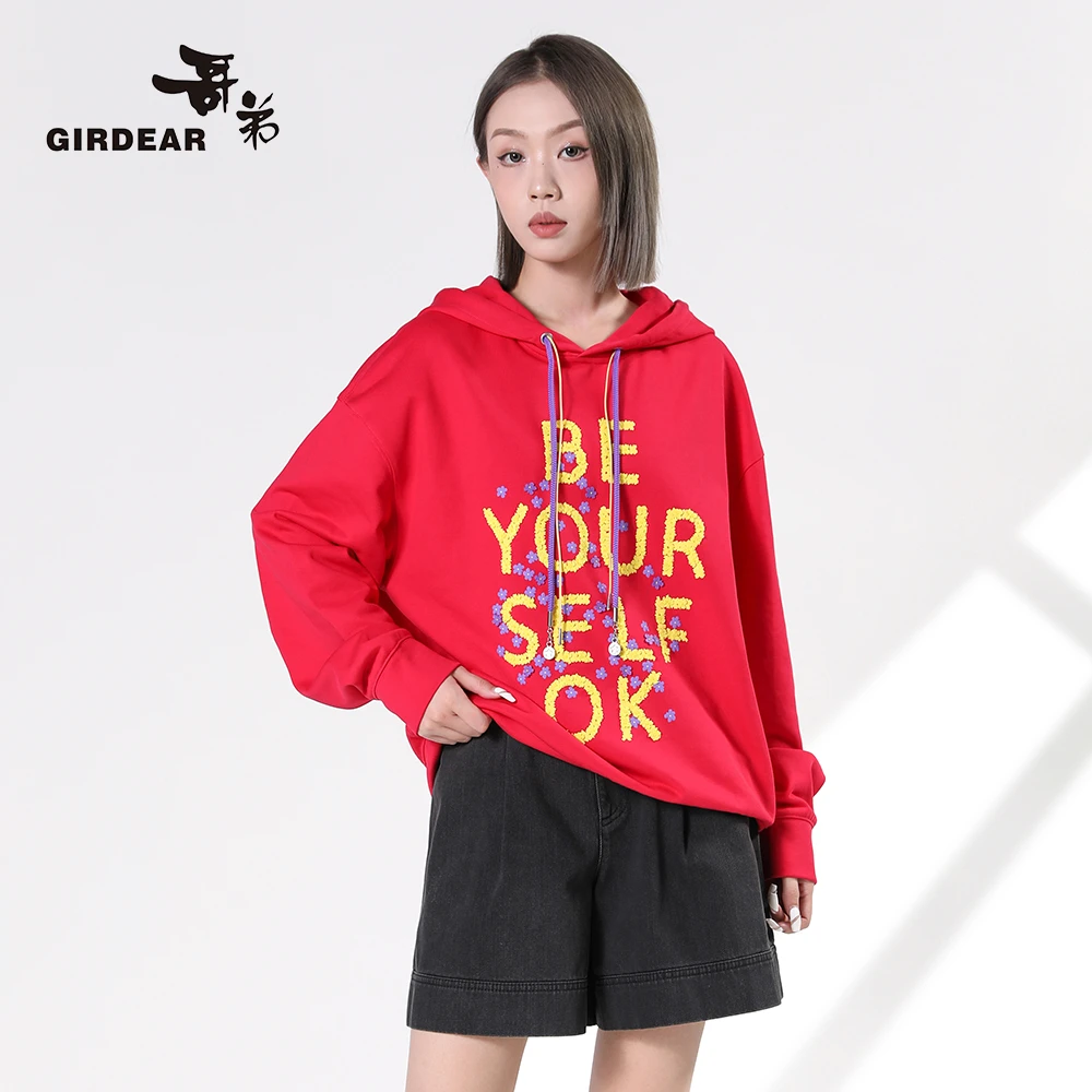 GIRDEAR哥弟2025秋冬新款红色宽松字母印花连帽长袖卫衣女1300781