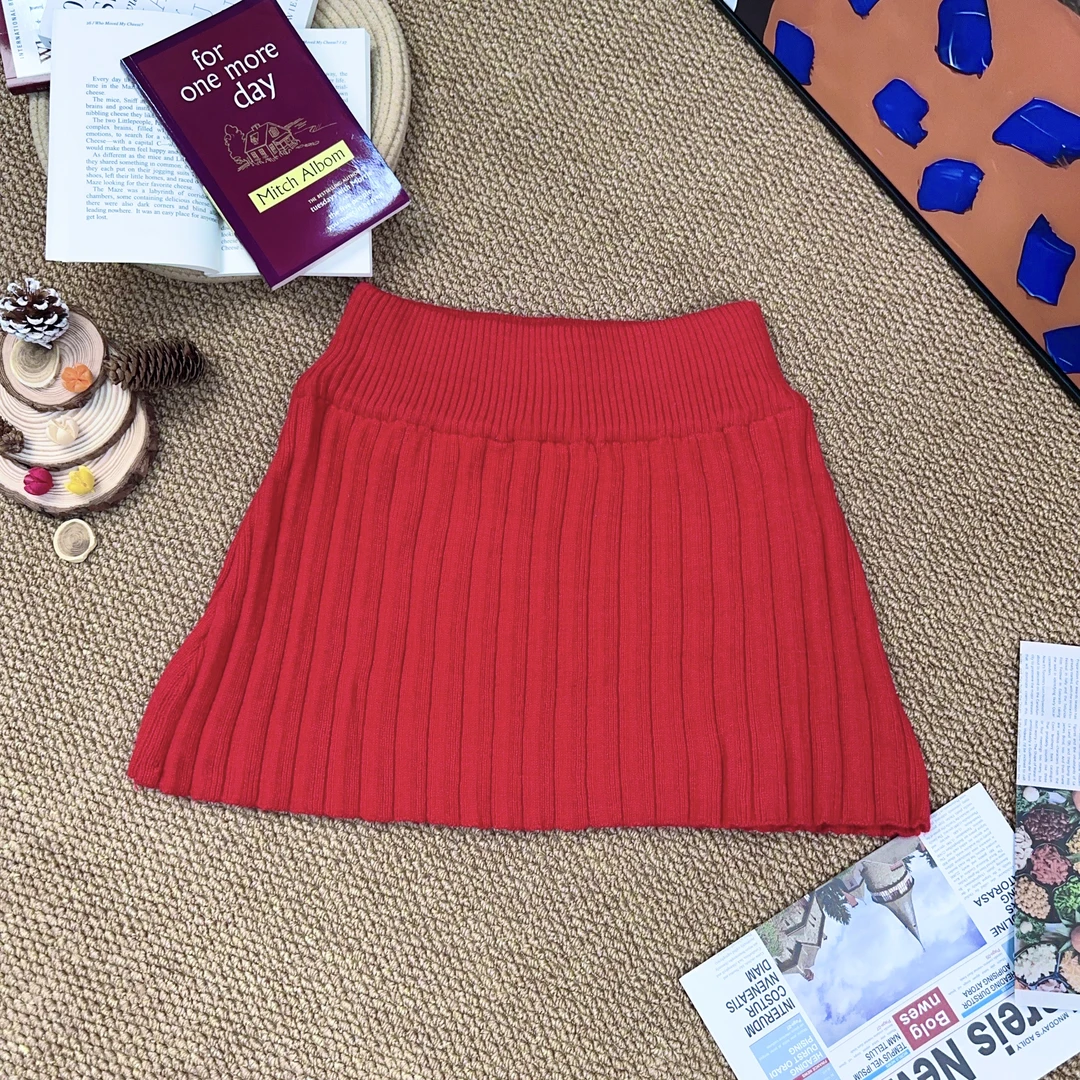 【伊人风尚服饰推荐】2024秋季新款百搭时尚纯色针织短裙6891