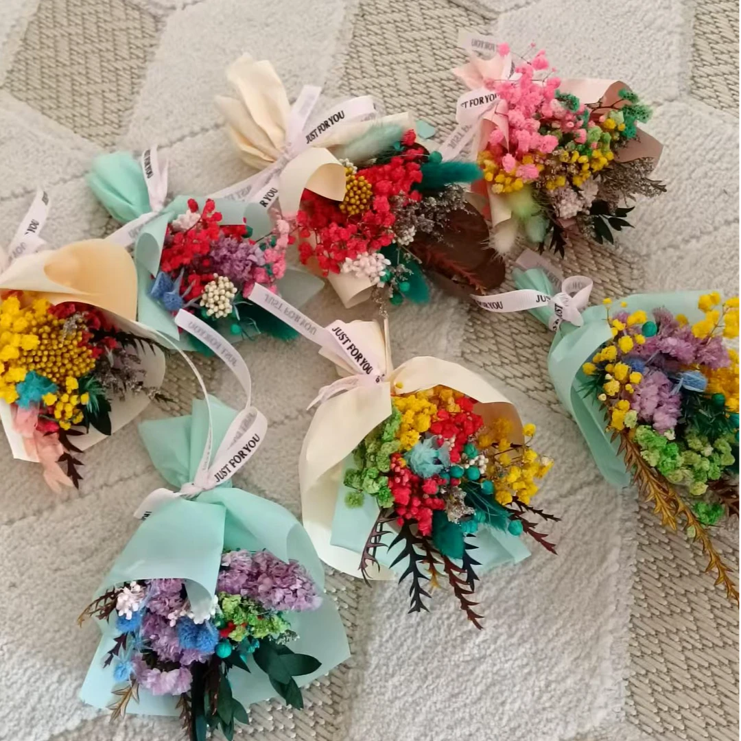 创意小花束永生花车载香薰空调出风口装饰汽车香水摆件送朋友家人