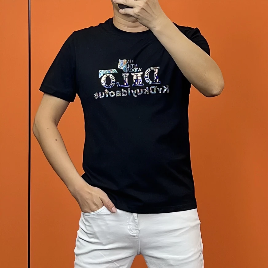 男士T恤新款夏季圆领透气轻奢上衣柔软舒适百搭经典烫钻短袖男装