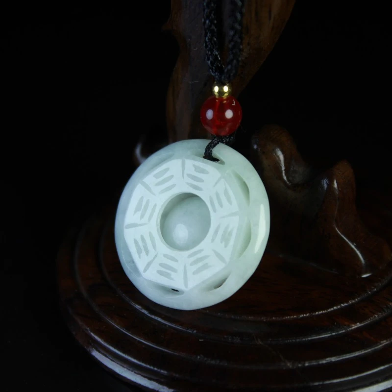 天然玉石翡翠小八卦情侣双面雕刻男女款精美时尚学生吊坠百搭挂坠