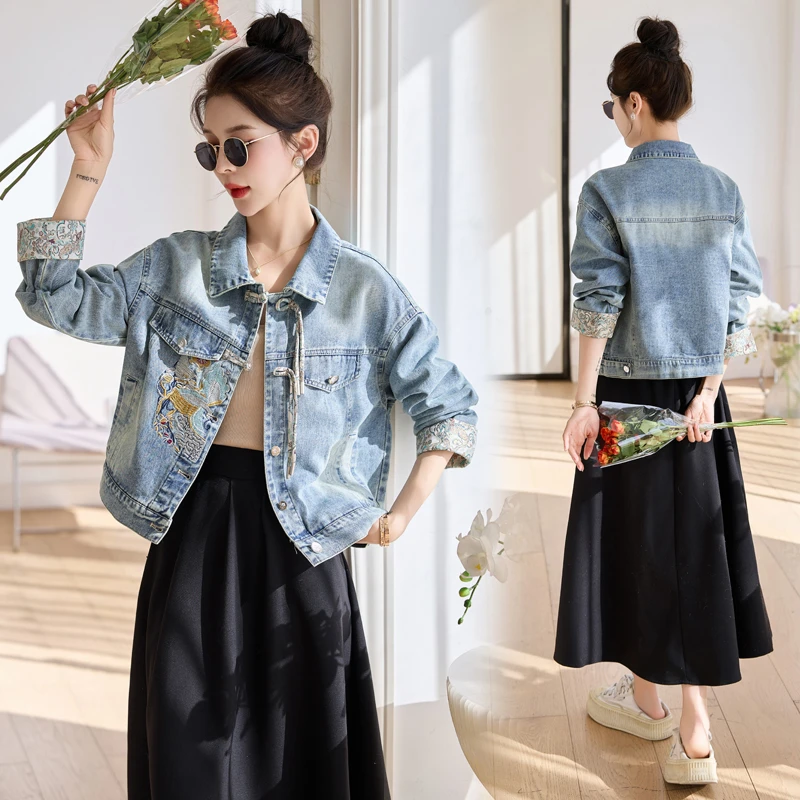 春装新款新中式国风复古盘扣刺绣洋气减龄短款休闲百搭牛仔外套女