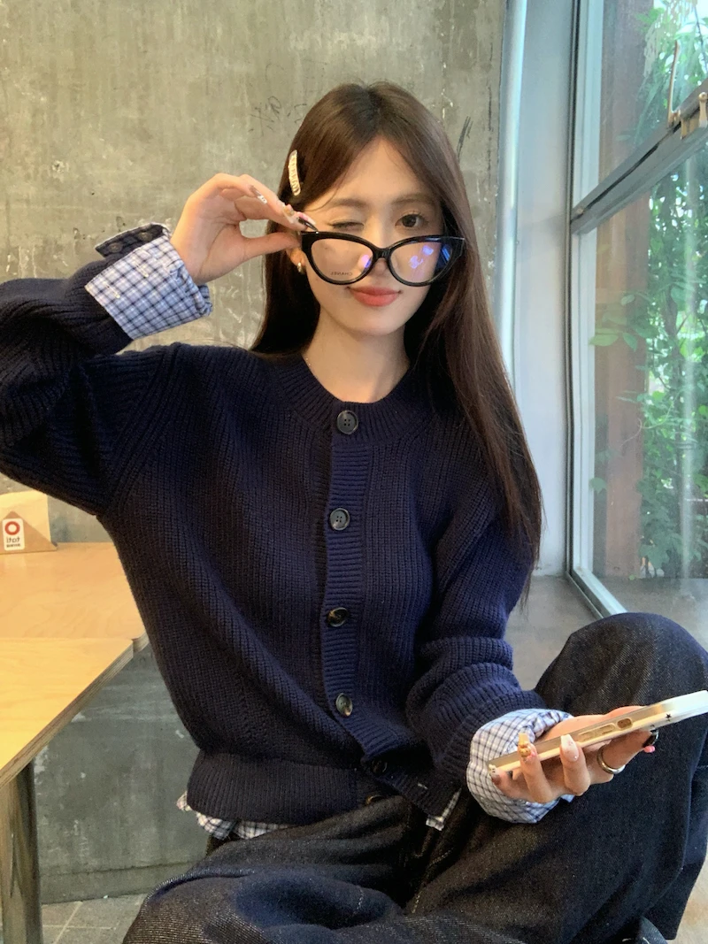 入秋韩系穿搭假两件衬衫拼接针织开衫女装毛衣外套短款藏青色上衣