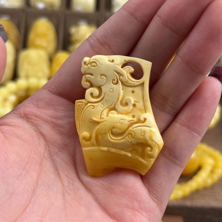 琥珀裸石未镶嵌蜜蜡