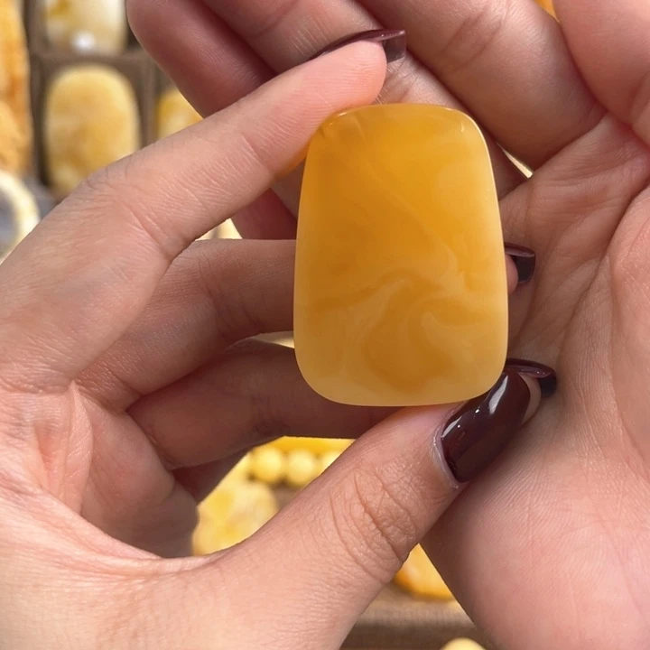 琥珀裸石未镶嵌蜜蜡