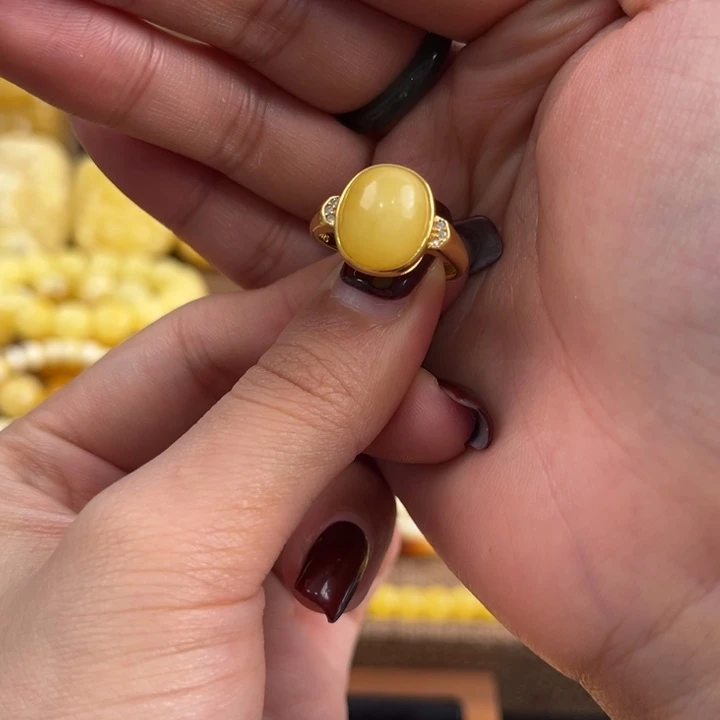 琥珀裸石未镶嵌蜜蜡