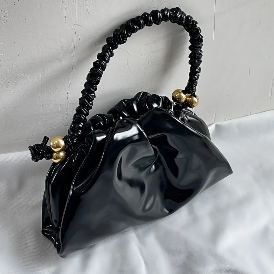 95新 BOTTEGA VENETA/葆蝶家 BV黑色漆皮云朵包 手提包 9737058