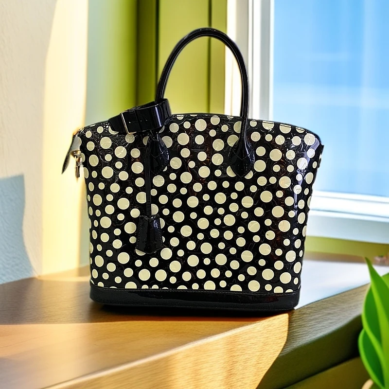 95新 LouisVuitton/路易威登 LV漆皮女包波点手提包  10611387