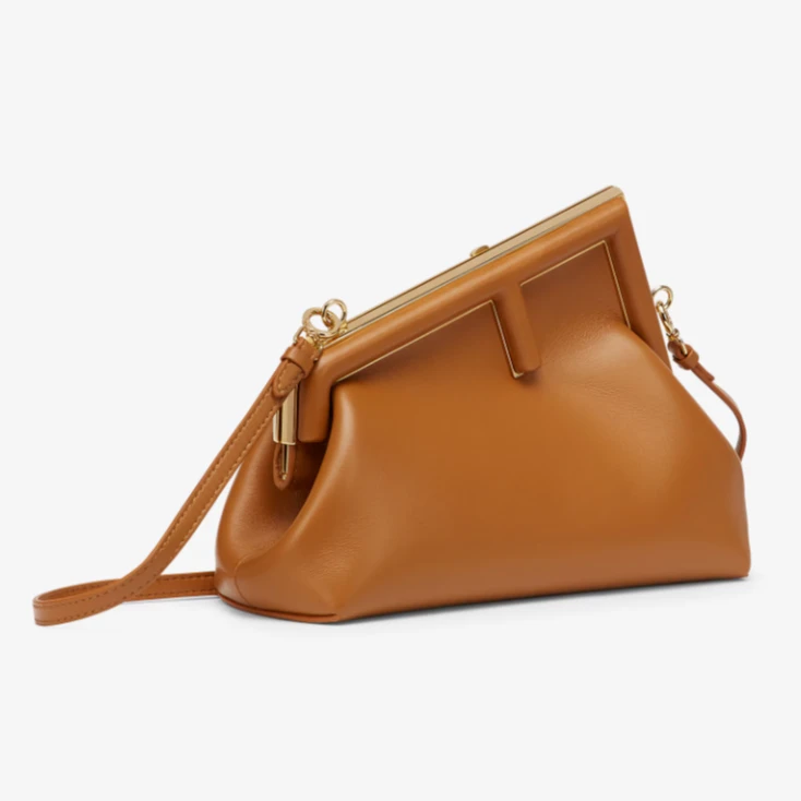 95新 FENDI/芬迪 f形first棕色夹子包 单肩包 11161132女包二奢