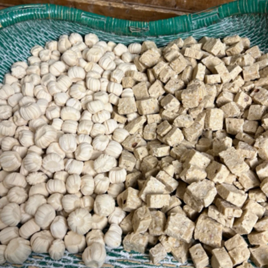 糖稀哥三种混装(芝麻糖➕花生糖➕灯笼糖)三种每样一袋)五天内发货