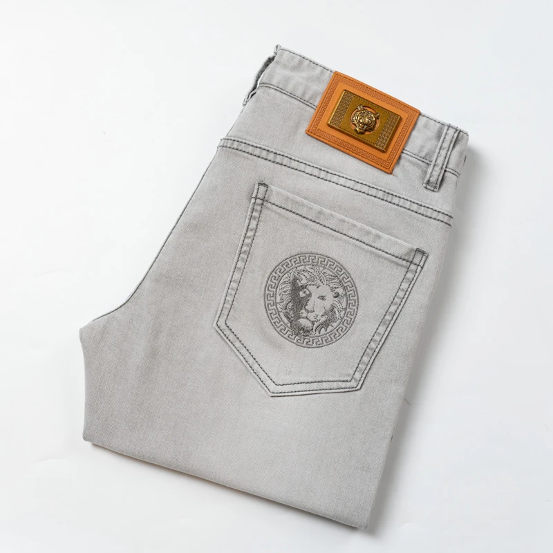 【夏季新款】夏季薄款雾面灰纯色绣花修身男士小直筒时尚牛仔裤轻奢