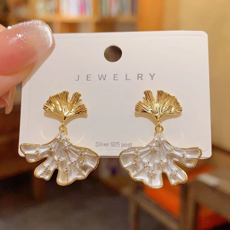 铜合金亚克力耳饰 独特设计轻奢银杏叶耳环韩版气质时尚网红耳钉