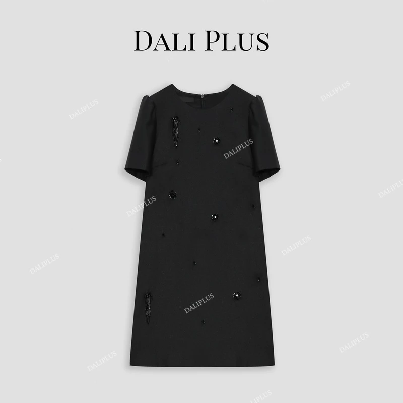 DALI PLUS轻奢高级精致感黑色重工流苏钉珠短袖连衣裙-D4BL0111