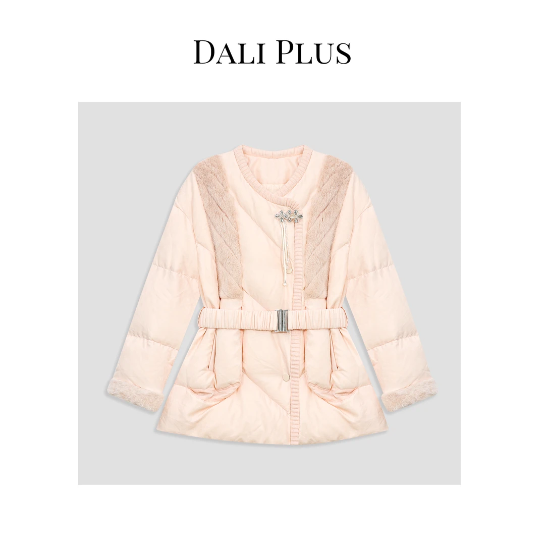 DALI PLUS粉色貂毛收腰鹅绒服拼接针织羊.毛中长款羽绒服23XX0025