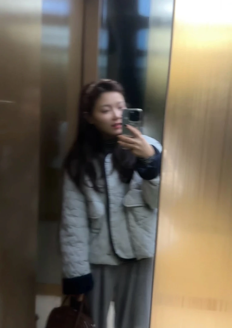 阿虞 年底清仓！韩代棉服～内里加绒 撞色翻领灯芯绒短款棉服